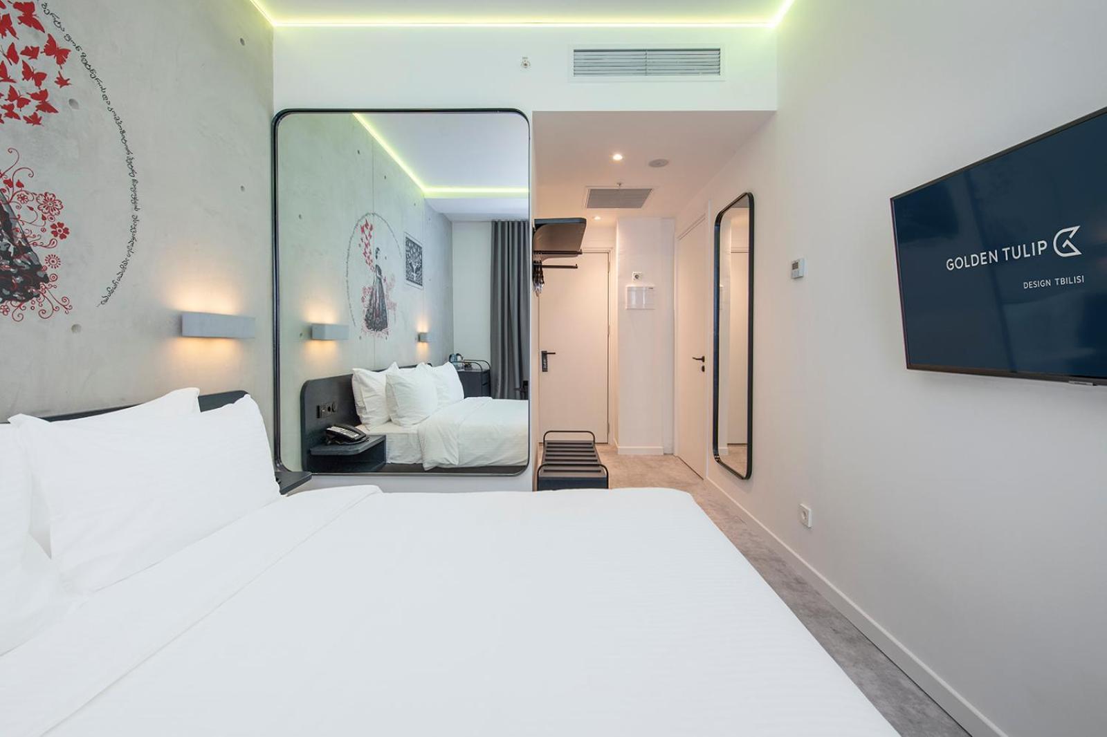 Отель Golden Tulip Design Тбилиси Экстерьер фото