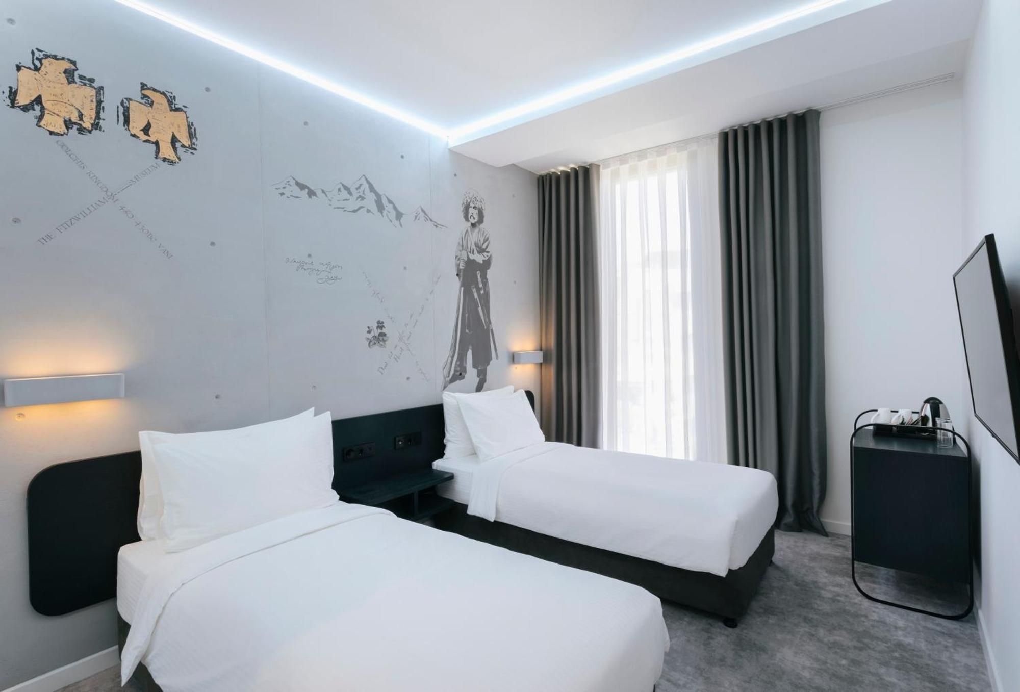 Отель Golden Tulip Design Тбилиси Экстерьер фото